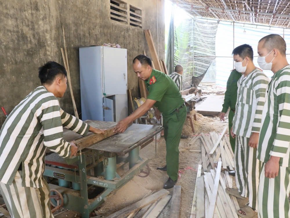 Lễ Khánh Thành Sân Thể Thao Tại Trại Tạm Giam Công An Tỉnh Ninh Bình 2 Lễ Khánh Thành Sân Thể Thao Tại Trại Tạm Giam Công An Tỉnh Ninh Bình